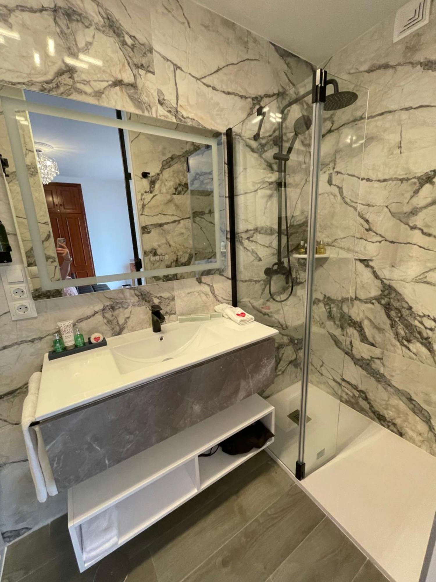 Cariad Boutique Bed & Breakfast La Cala Del Moral Room photo